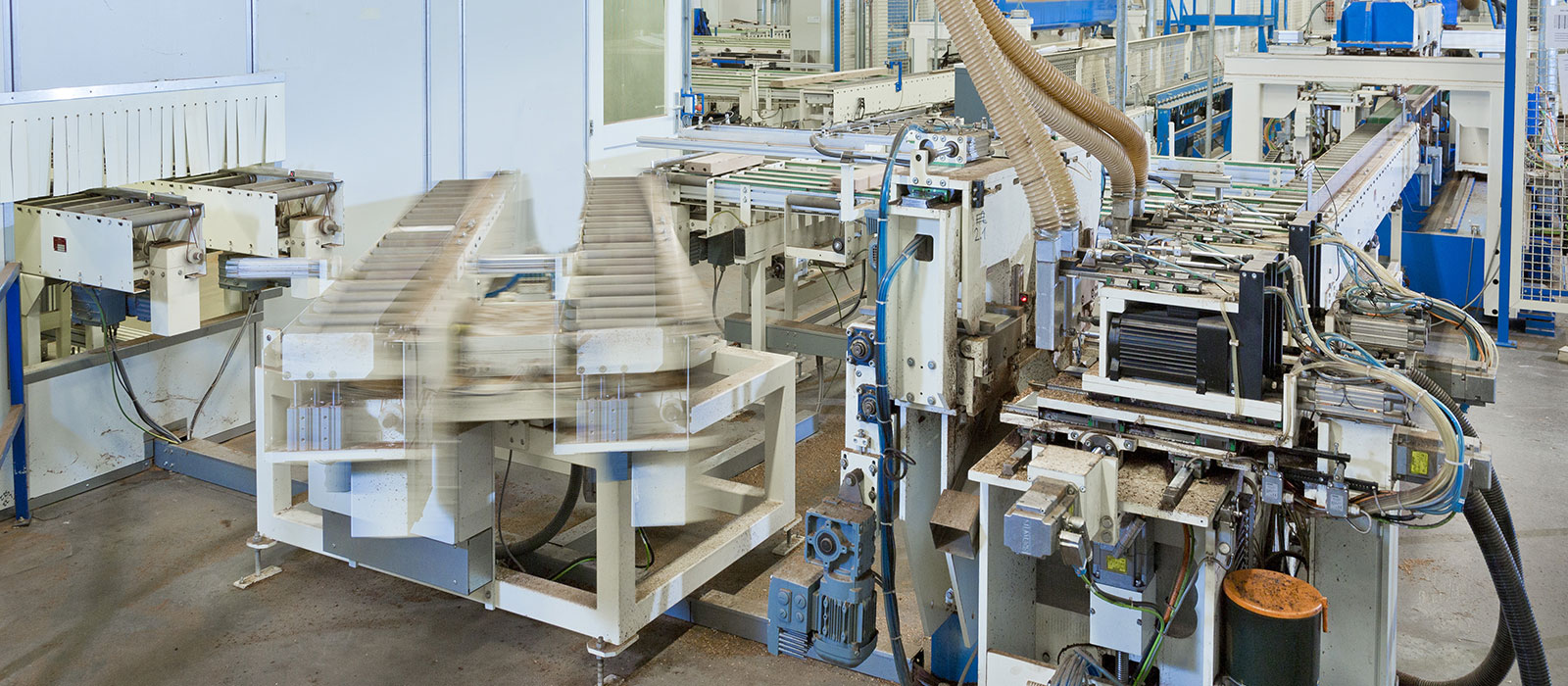 Ontwerpvrijheid in deurfuncties dankzij CNC-machinepark