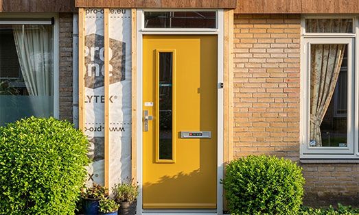 voordeur-KEGRO-geel-met-glasopening
